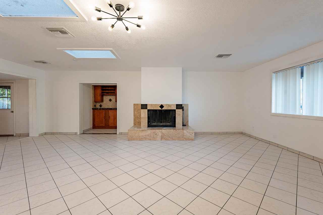 17410 North 16th Avenue - Photo 7 of 33
