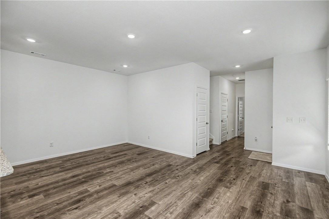 406 W Cloud Dr Apt A - Photo 3 of 21