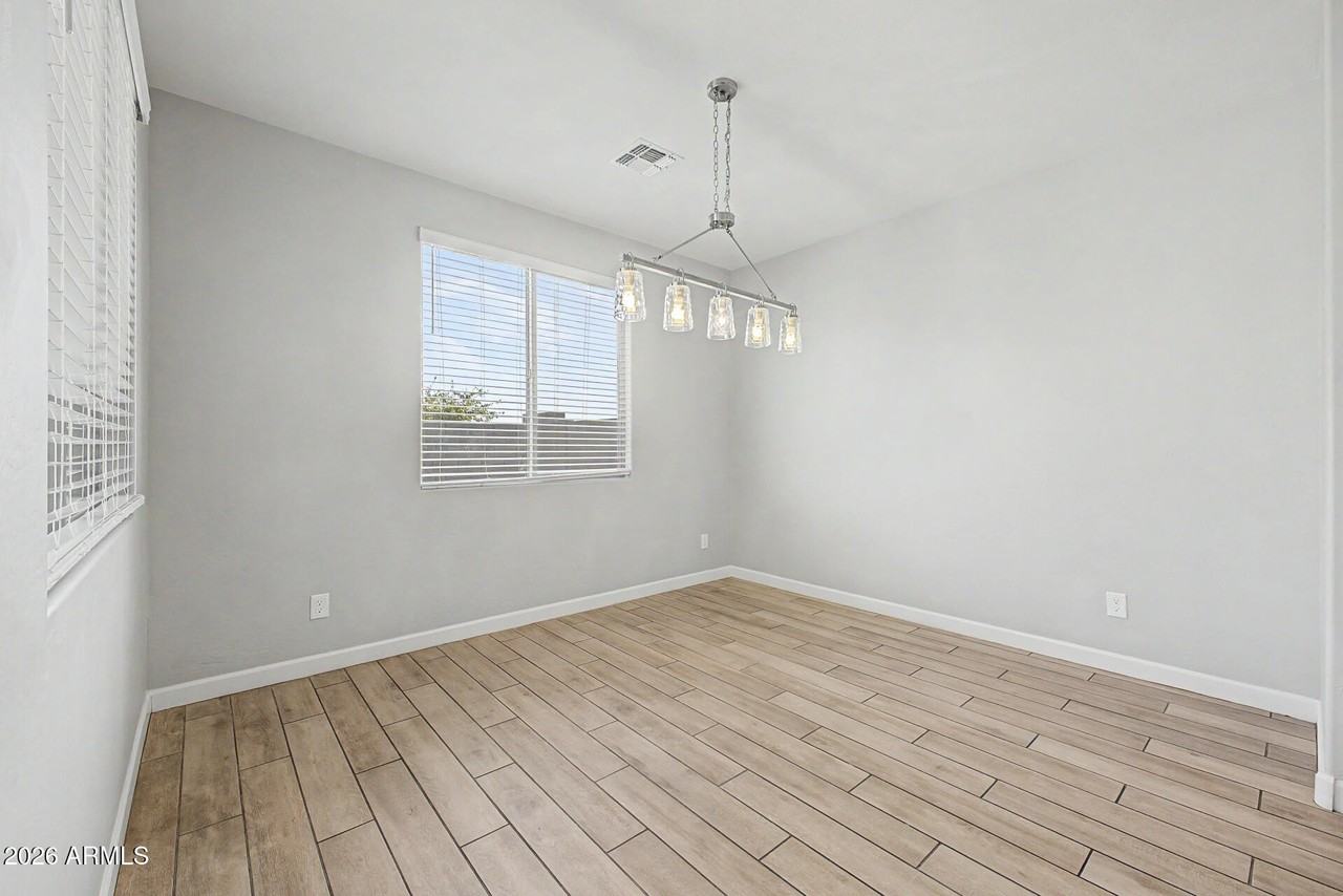 7011 W Townley Ave - Photo 7 of 38