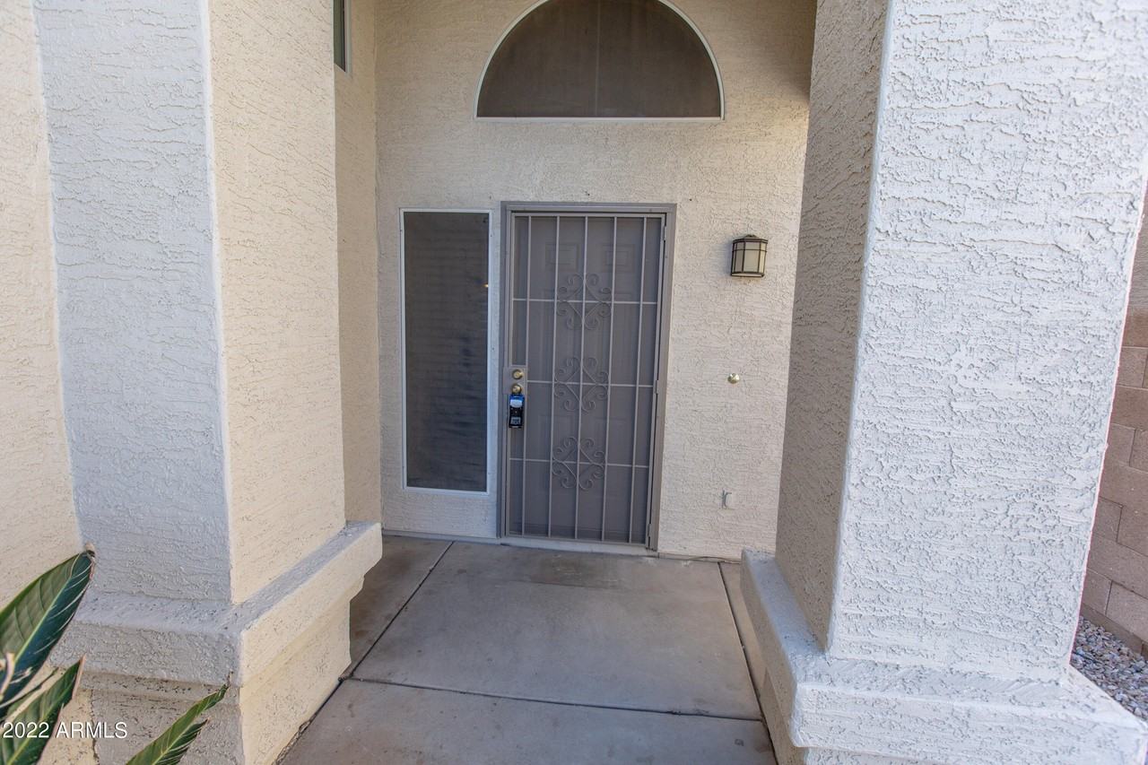 19432 N 50th Ave - Photo 3 of 40