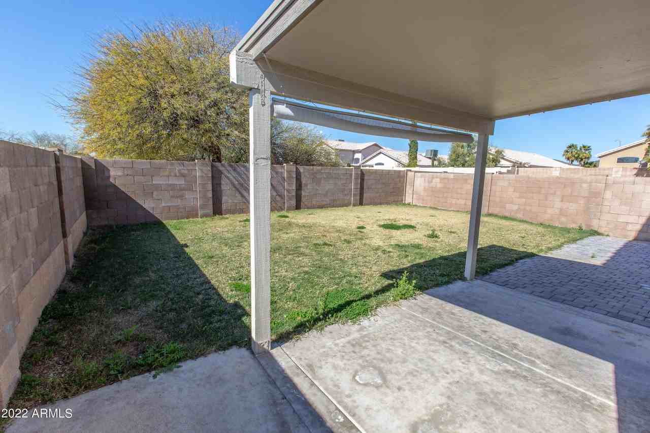 19432 N 50th Ave - Photo 4 of 40