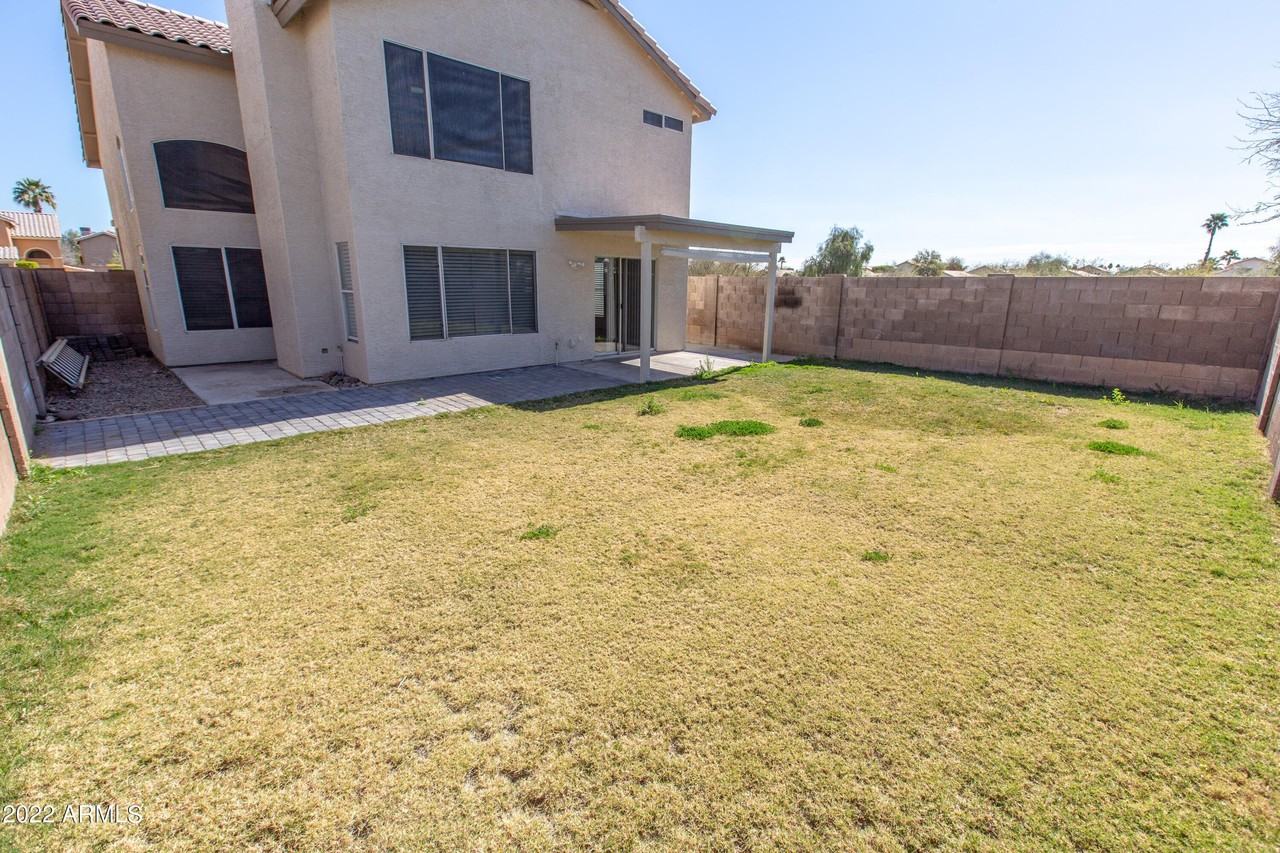 19432 N 50th Ave - Photo 5 of 40