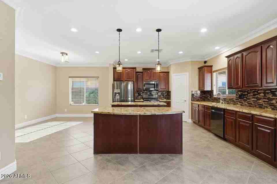 16809 W Magnolia St - Photo 5 of 23