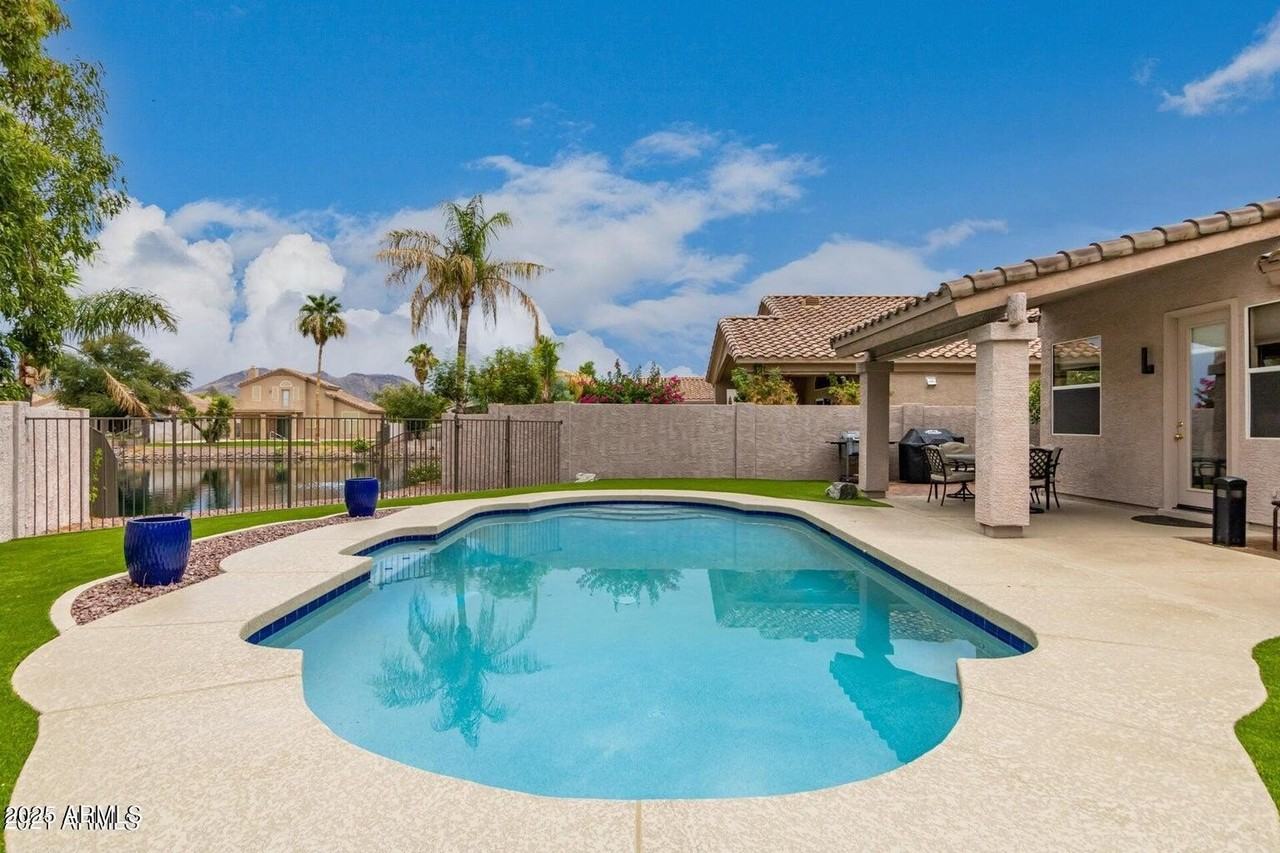 6230 W Irma Ln - Photo 6 of 21