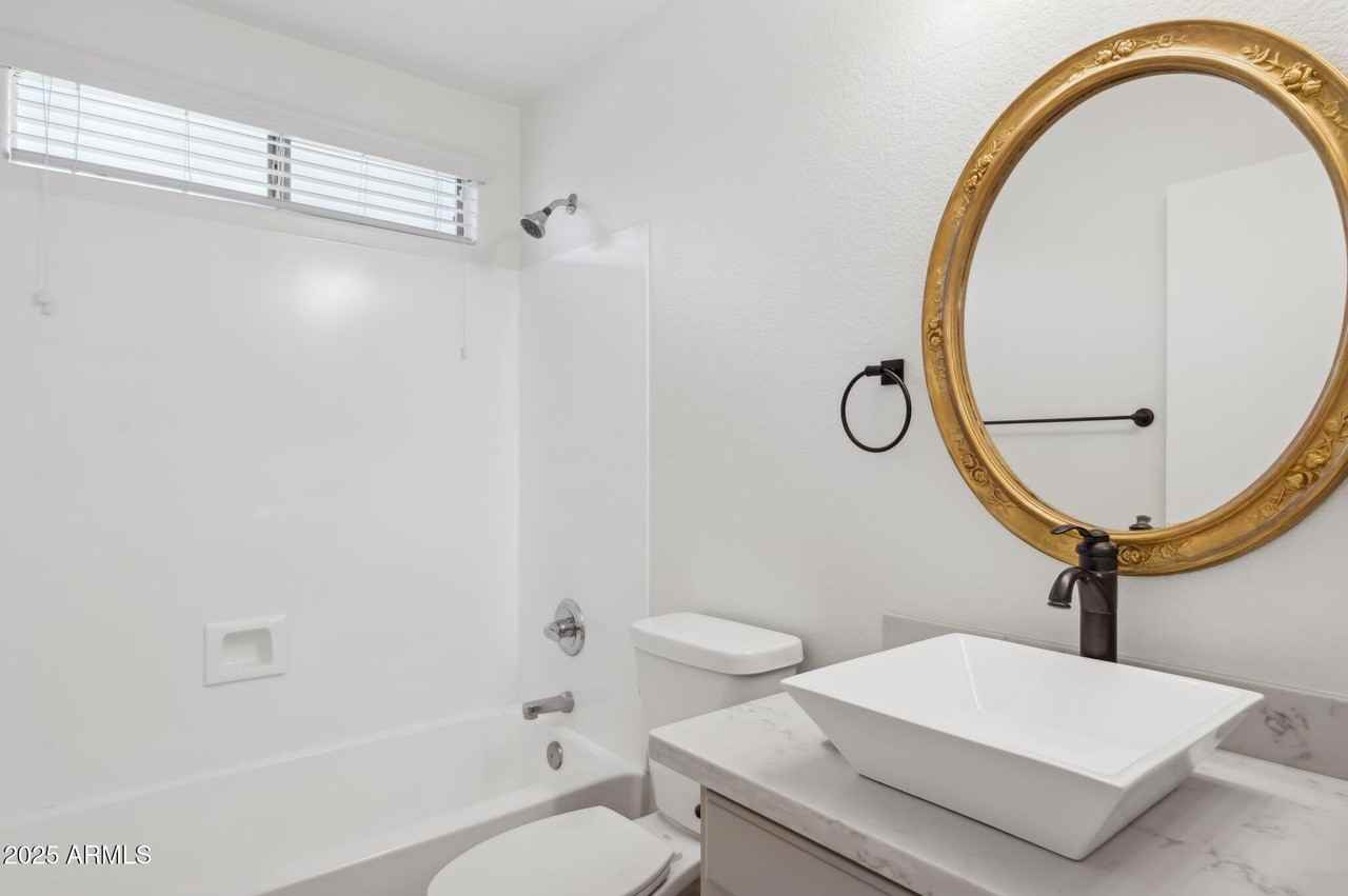 2131 S Peppertree Dr - Photo 5 of 27
