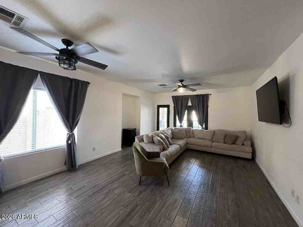 2527 N Silverado - Photo 6 of 20