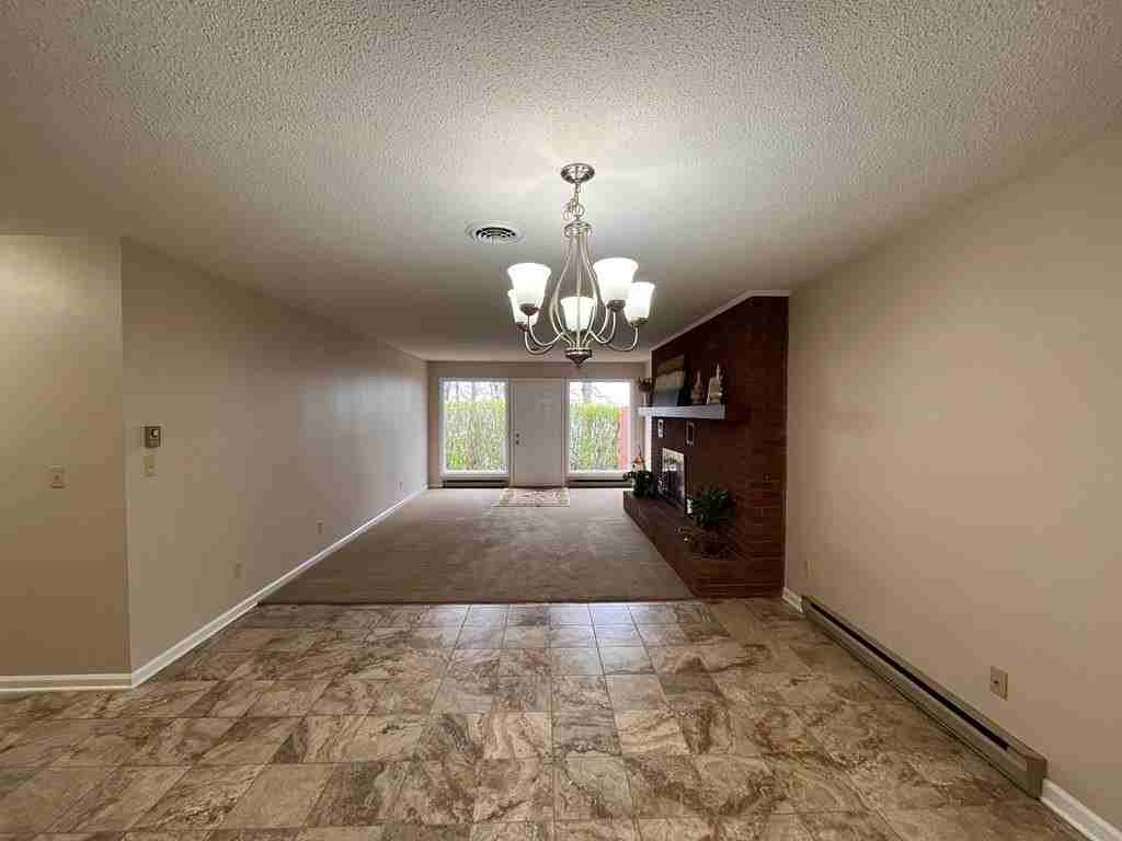 636 Carriage Dr - Photo 6 of 15