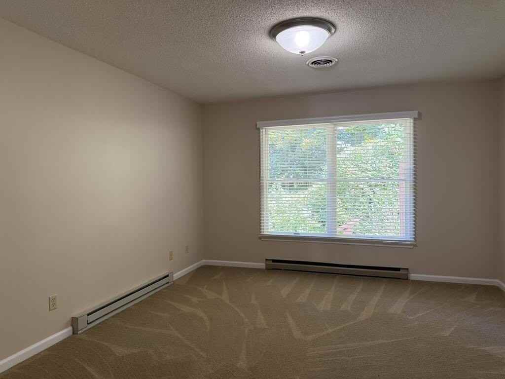 636 Carriage Dr - Photo 7 of 15
