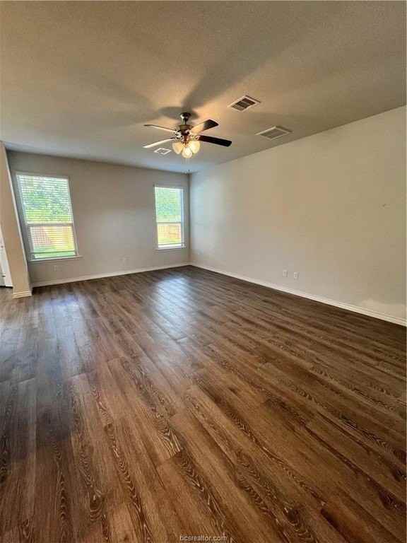 1920 Cartwright St - Photo 6 of 28