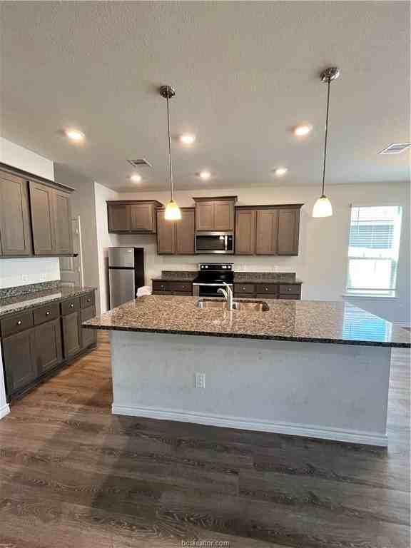 1920 Cartwright St - Photo 7 of 28
