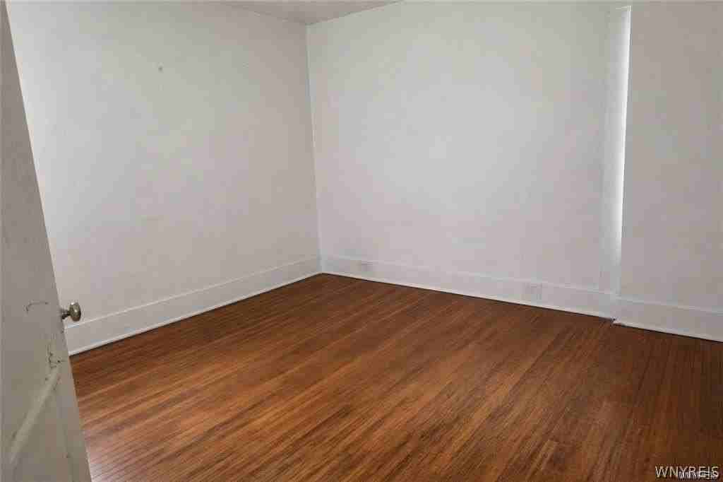 196 Englewood Ave - Photo 7 of 11