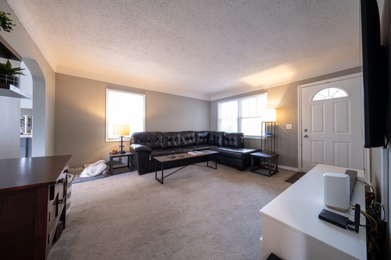 5006 6th St Ne #1 - Photo 3 of 24