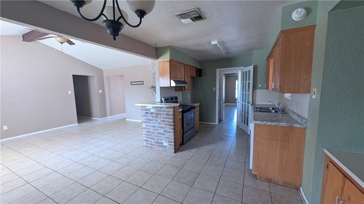 9550 Waxwing St - Photo 4 of 15