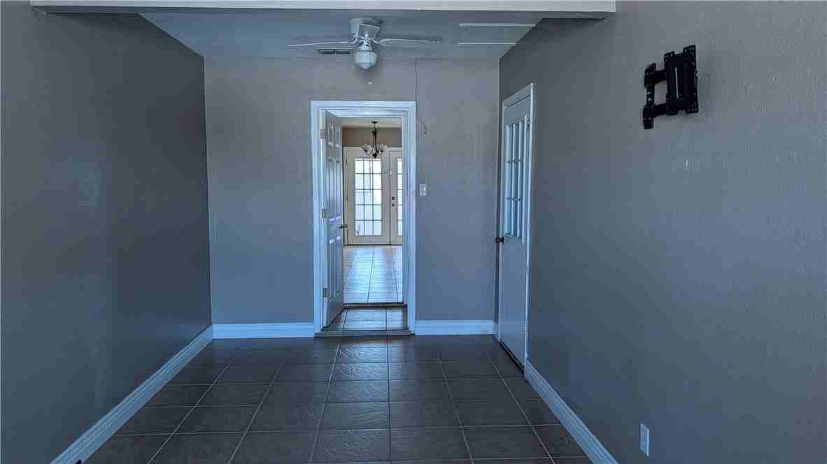 9550 Waxwing St - Photo 5 of 15