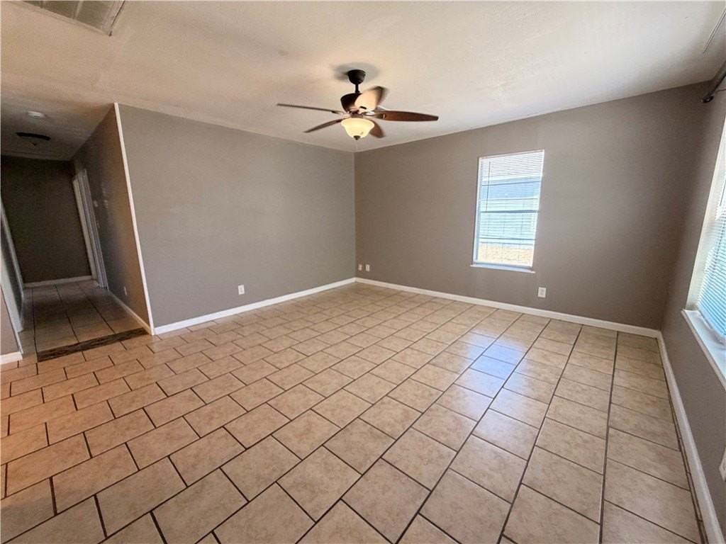 513 Alamo St - Photo 3 of 34