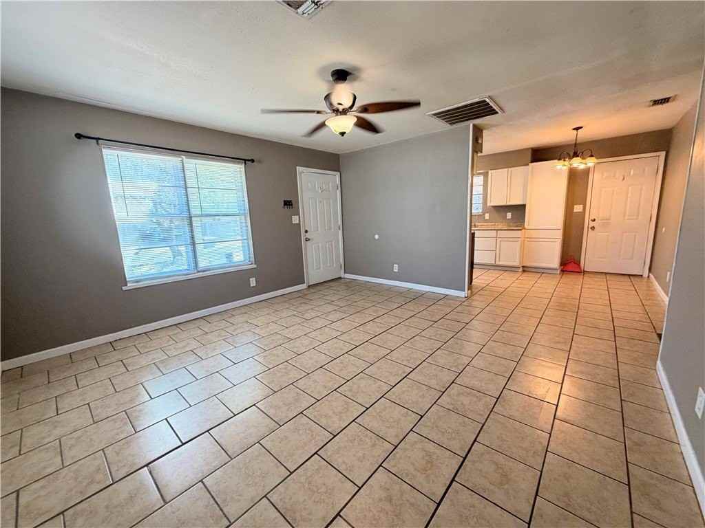 513 Alamo St - Photo 6 of 34