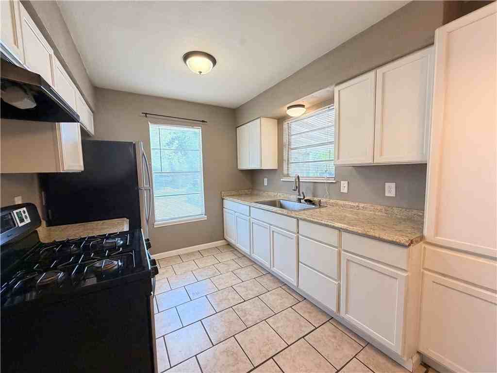 513 Alamo St - Photo 7 of 34