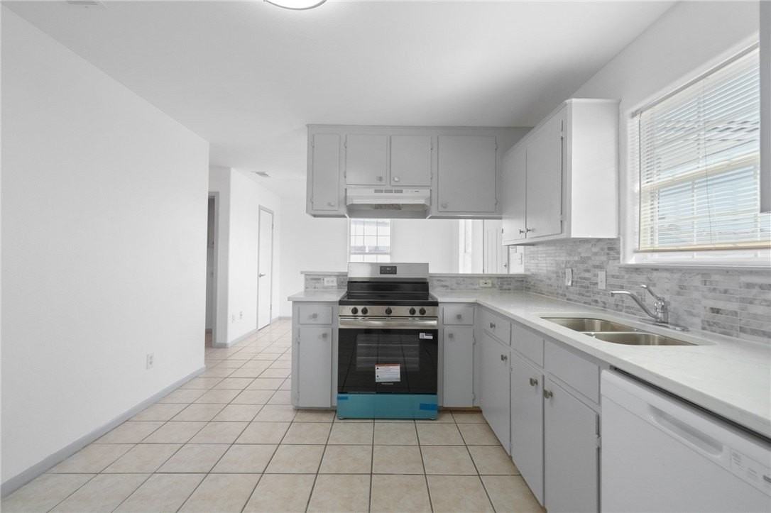 310 Easy St #A - Photo 6 of 15