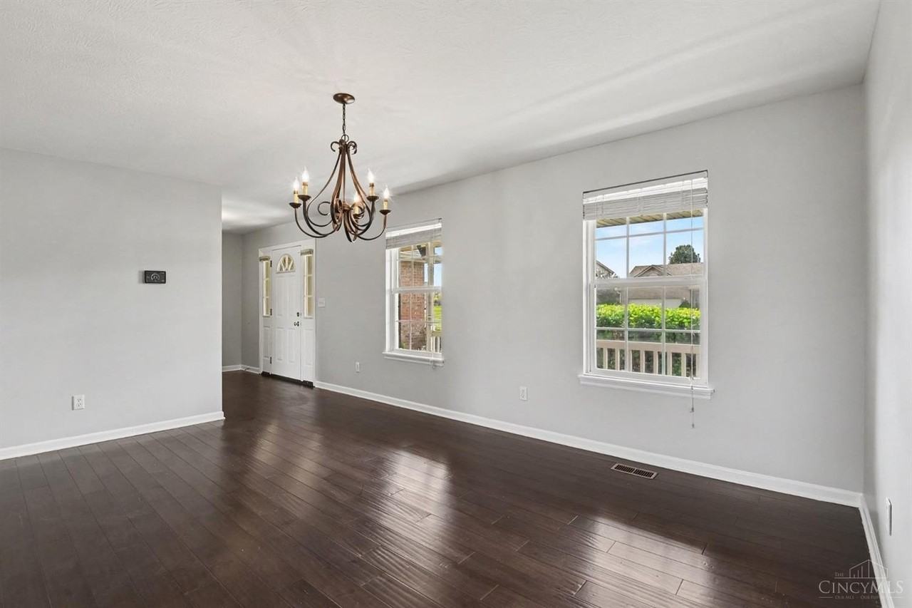 4422 Lighthouse Ln - Photo 3 of 24