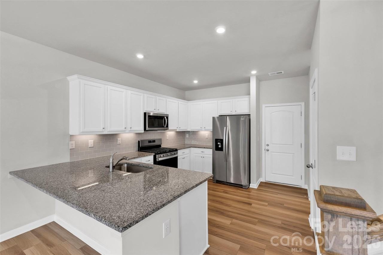 8012 Whitegrove Rd - Photo 3 of 18