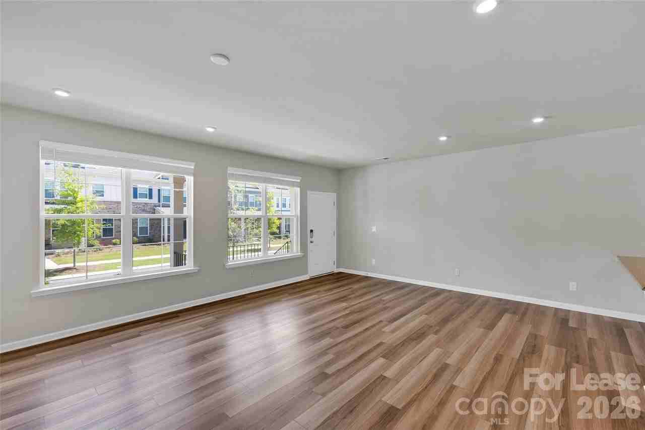 8012 Whitegrove Rd - Photo 4 of 18