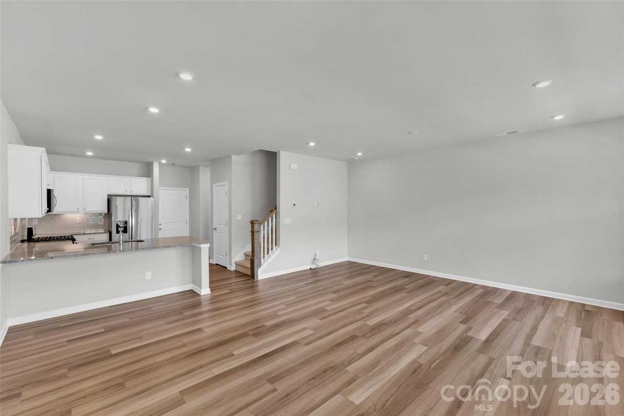8012 Whitegrove Rd - Photo 5 of 18