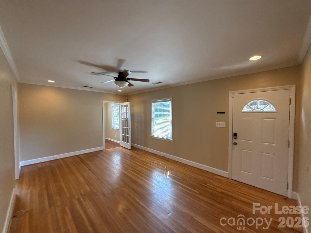 817 Everett Pl - Photo 3 of 15