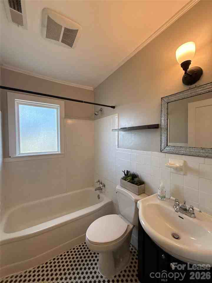 817 Everett Pl - Photo 7 of 15