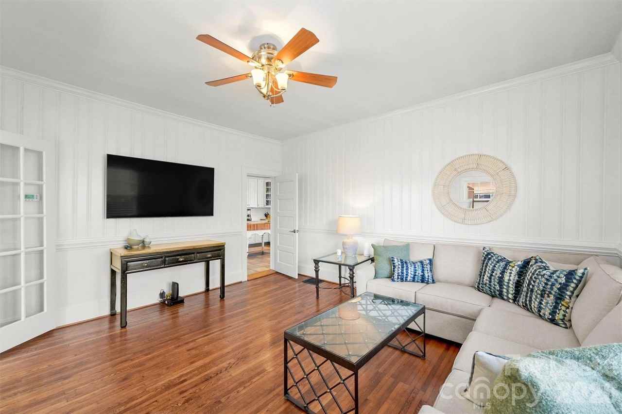 2023 Greenway Ave - Photo 6 of 23
