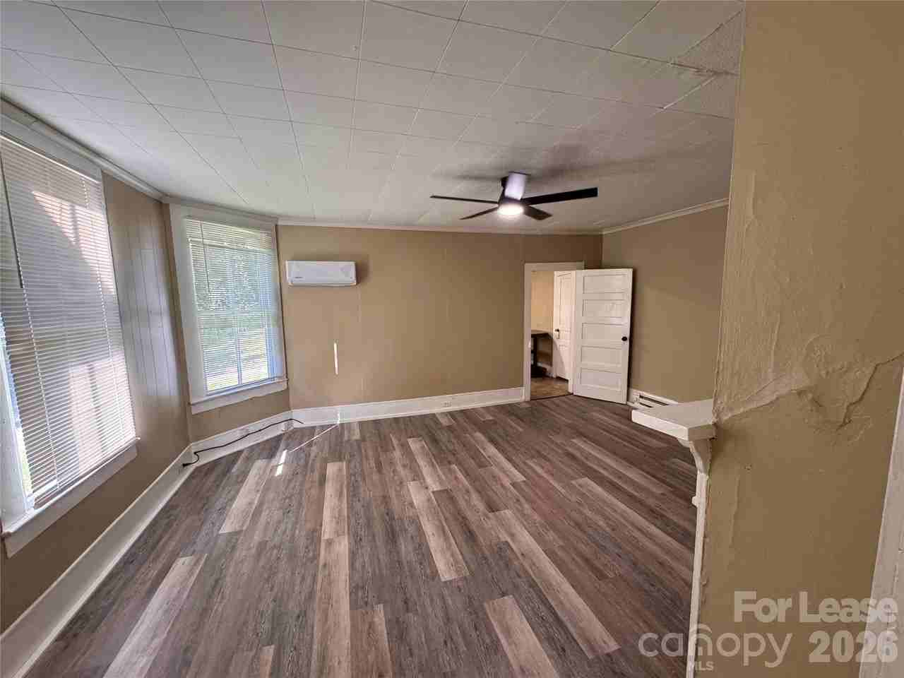 336 S Mulberry St #A - Photo 3 of 5