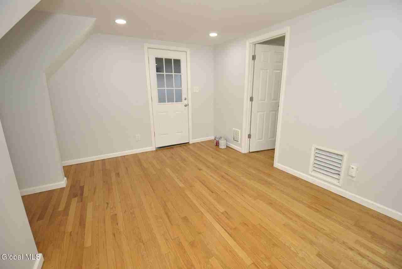 83 Osborne Rd - Photo 5 of 13