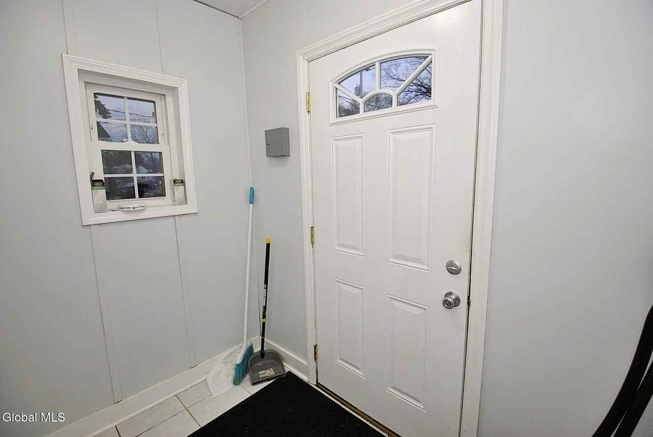 83 Osborne Rd - Photo 7 of 13