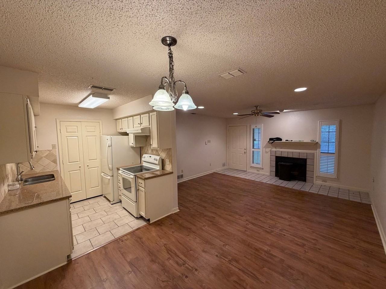 3129 Sappington Pl - Photo 3 of 12