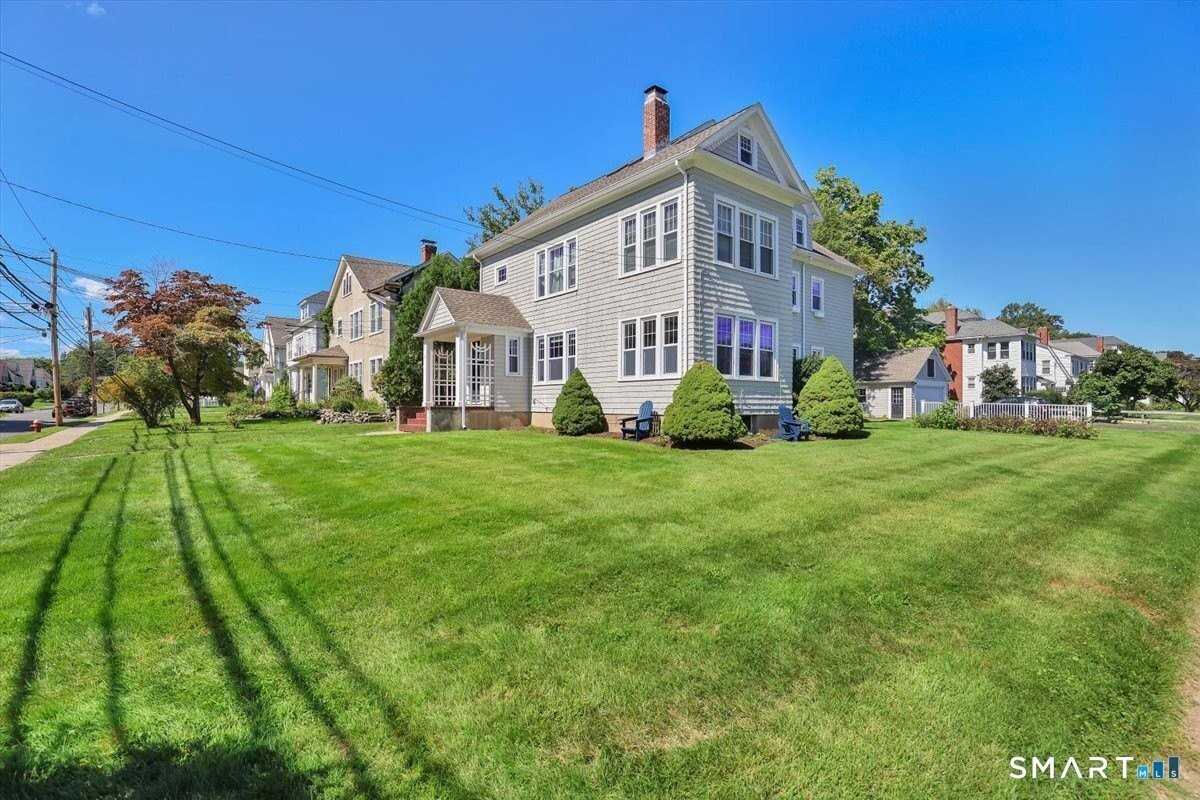 152 Brace Rd - Photo 3 of 31