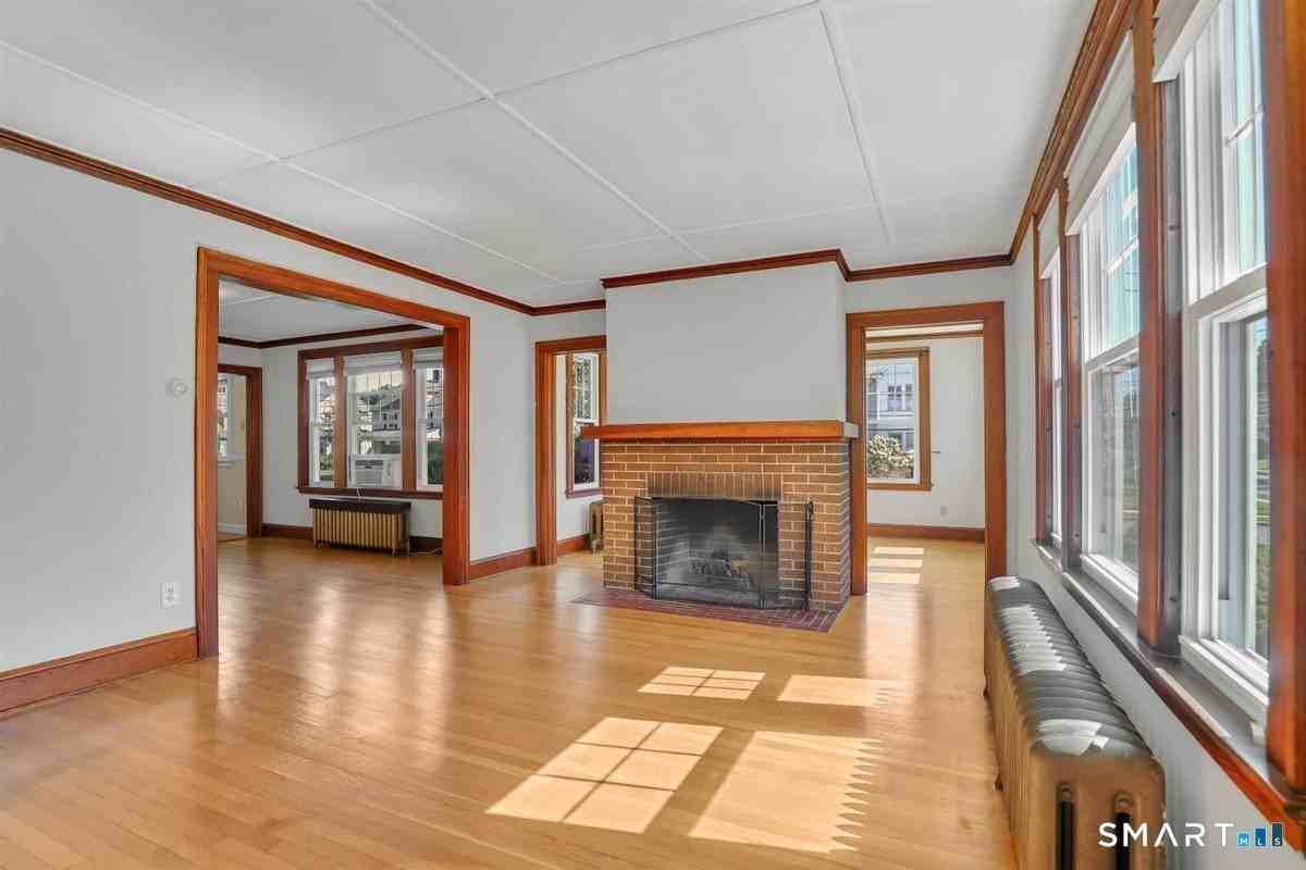 152 Brace Rd - Photo 7 of 31
