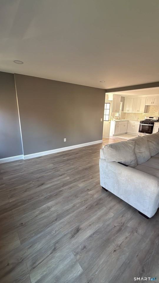 102 Highland St - Photo 5 of 8