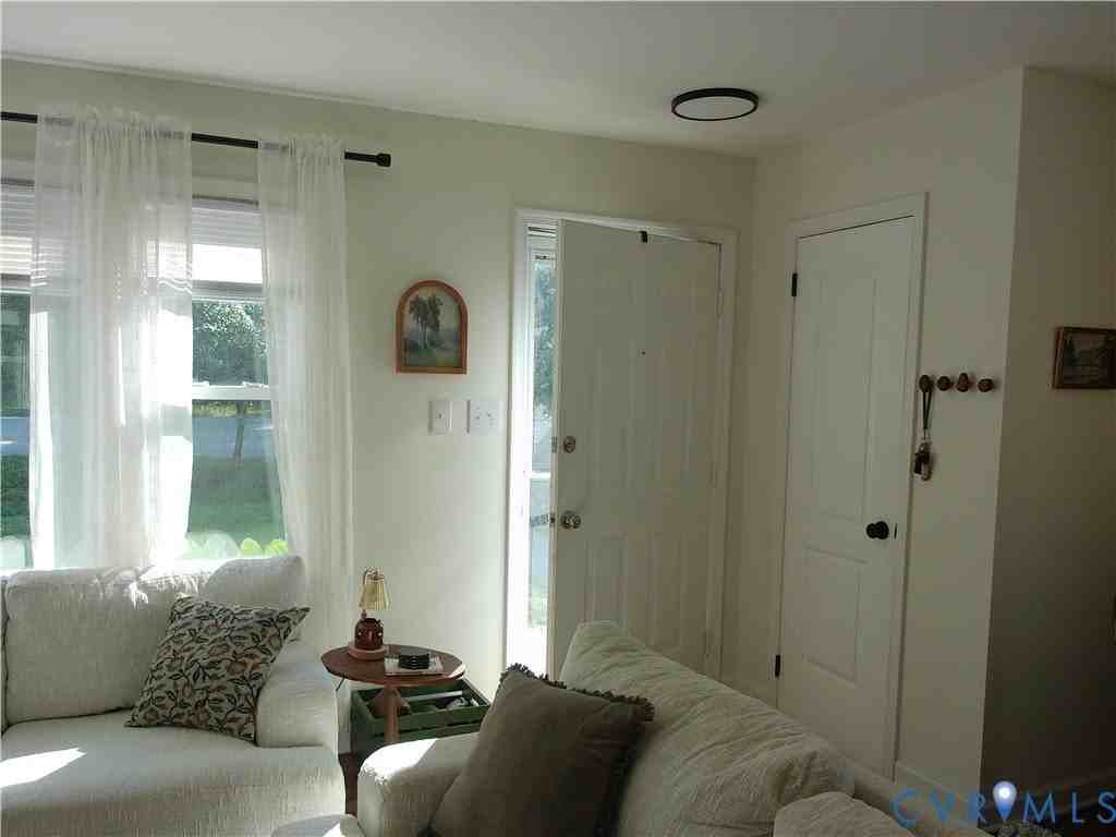 3284 Chickahominy Rd - Photo 4 of 26