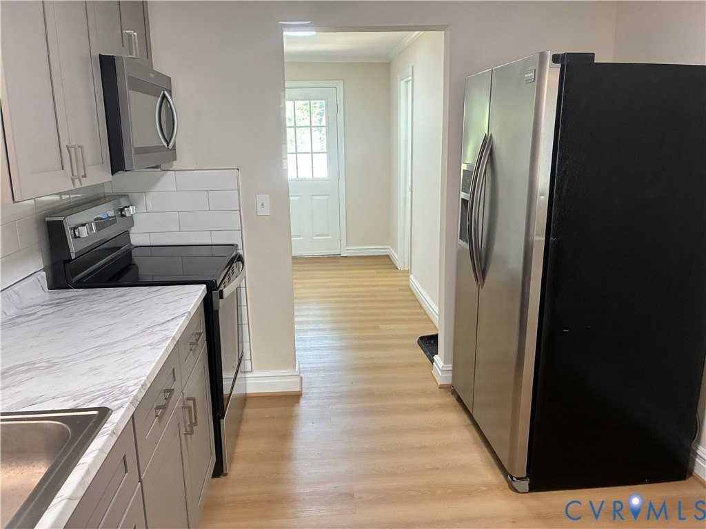 106 Hargrave Ave - Photo 3 of 10