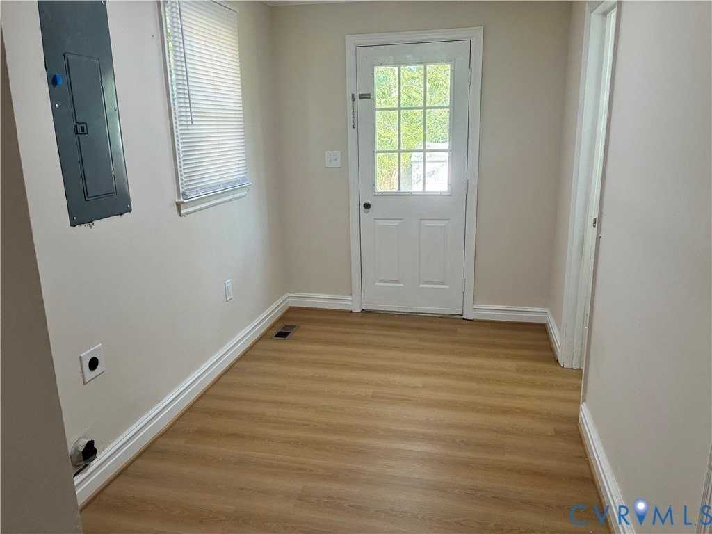 106 Hargrave Ave - Photo 4 of 10