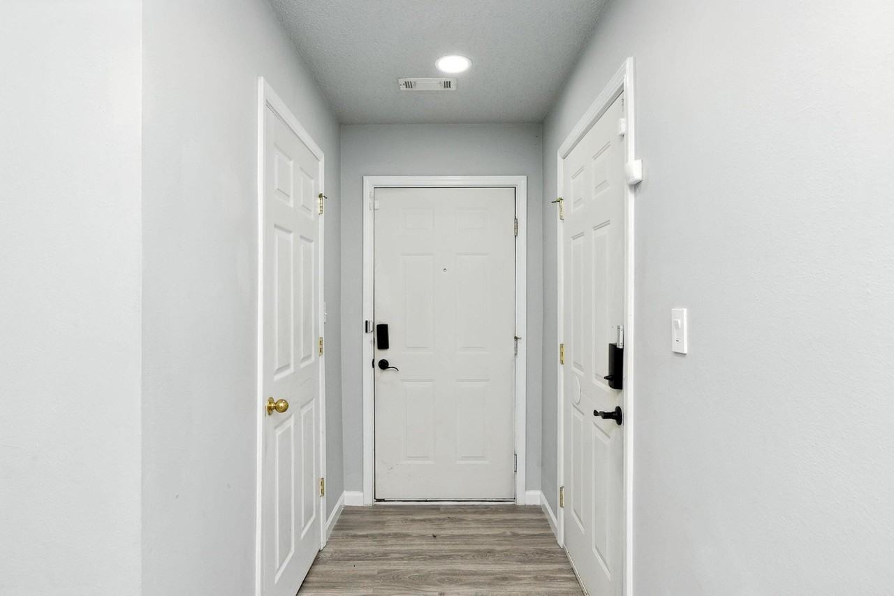 303 Crooked Pine Trl - Photo 2 of 28