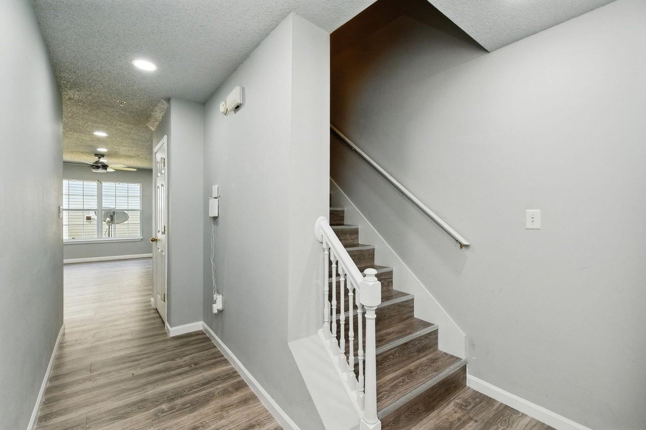 303 Crooked Pine Trl - Photo 5 of 28