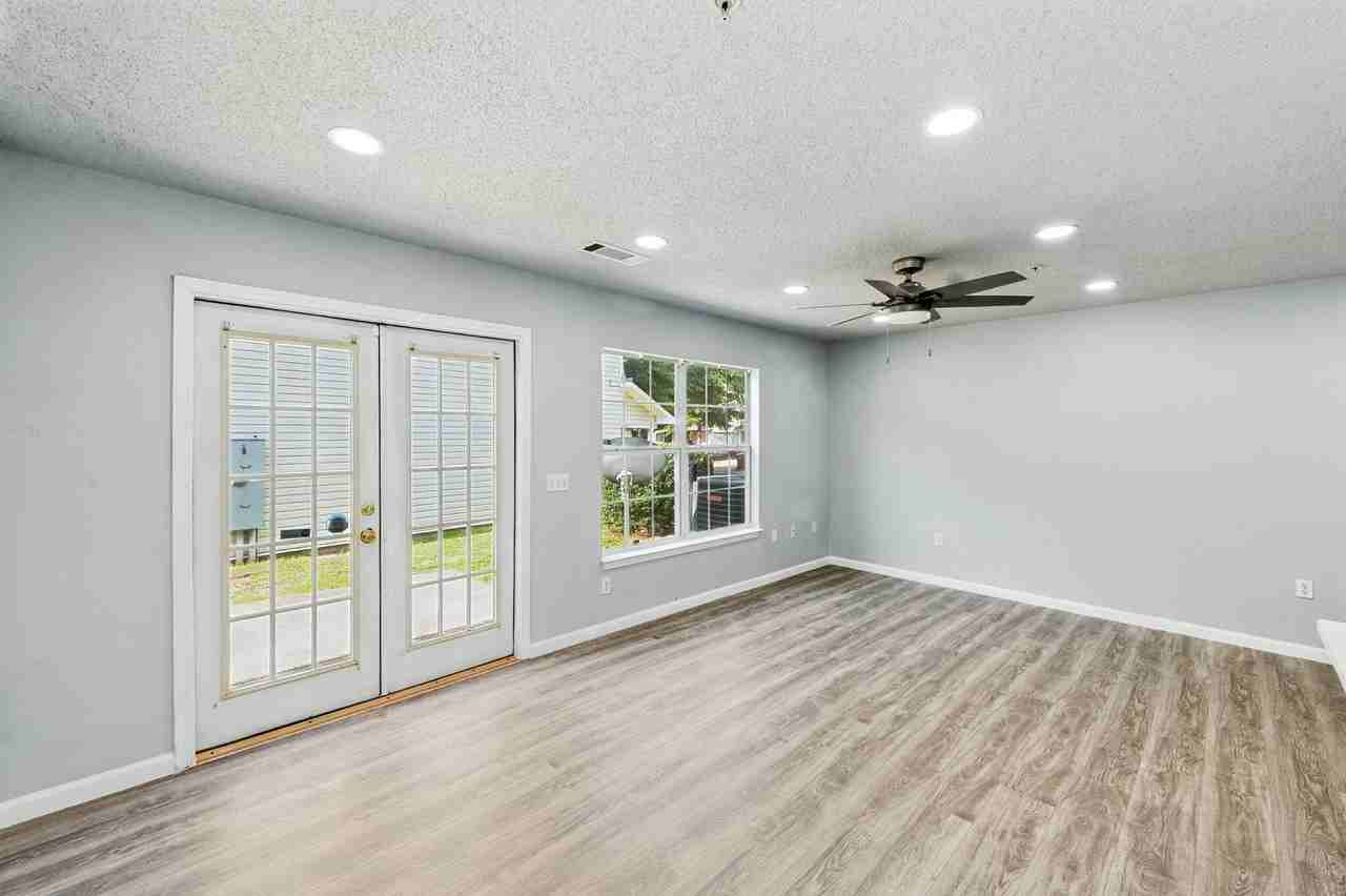 303 Crooked Pine Trl - Photo 6 of 28