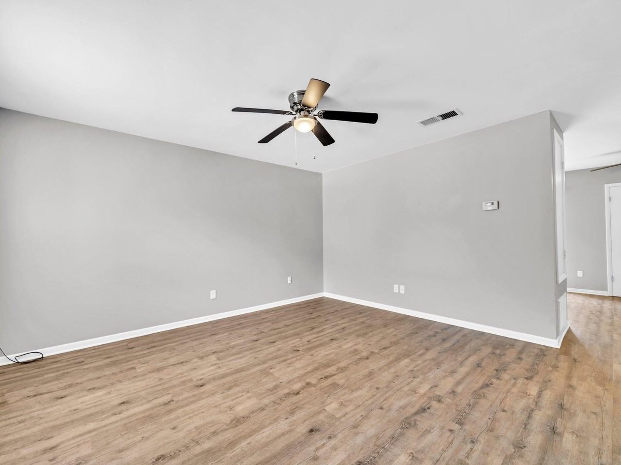 413 Hickory Ave - Photo 5 of 27