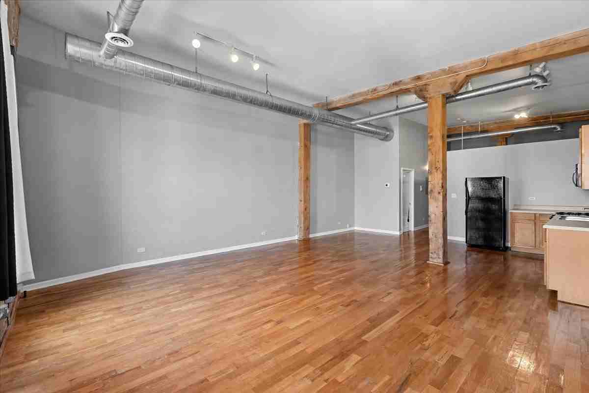 1822 S Bishop St #203 - Photo 5 of 10