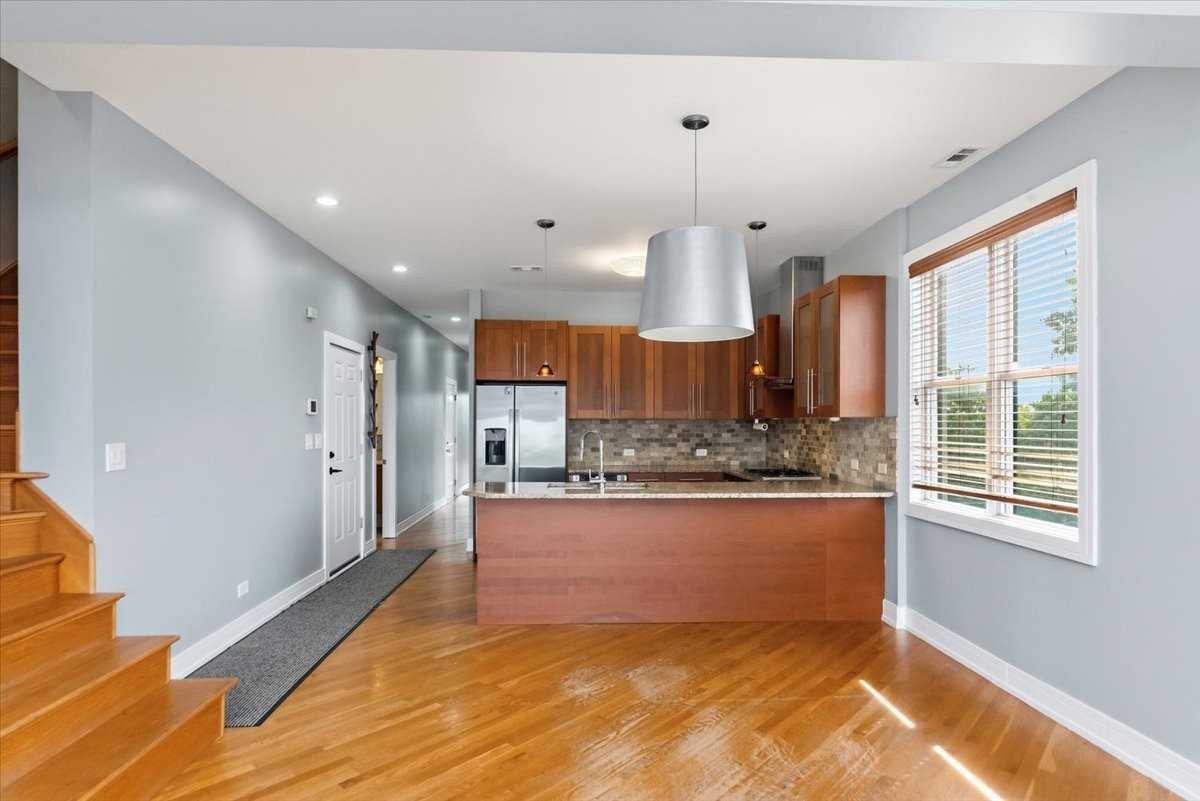 6531 S Kimbark Ave #4S - Photo 3 of 16