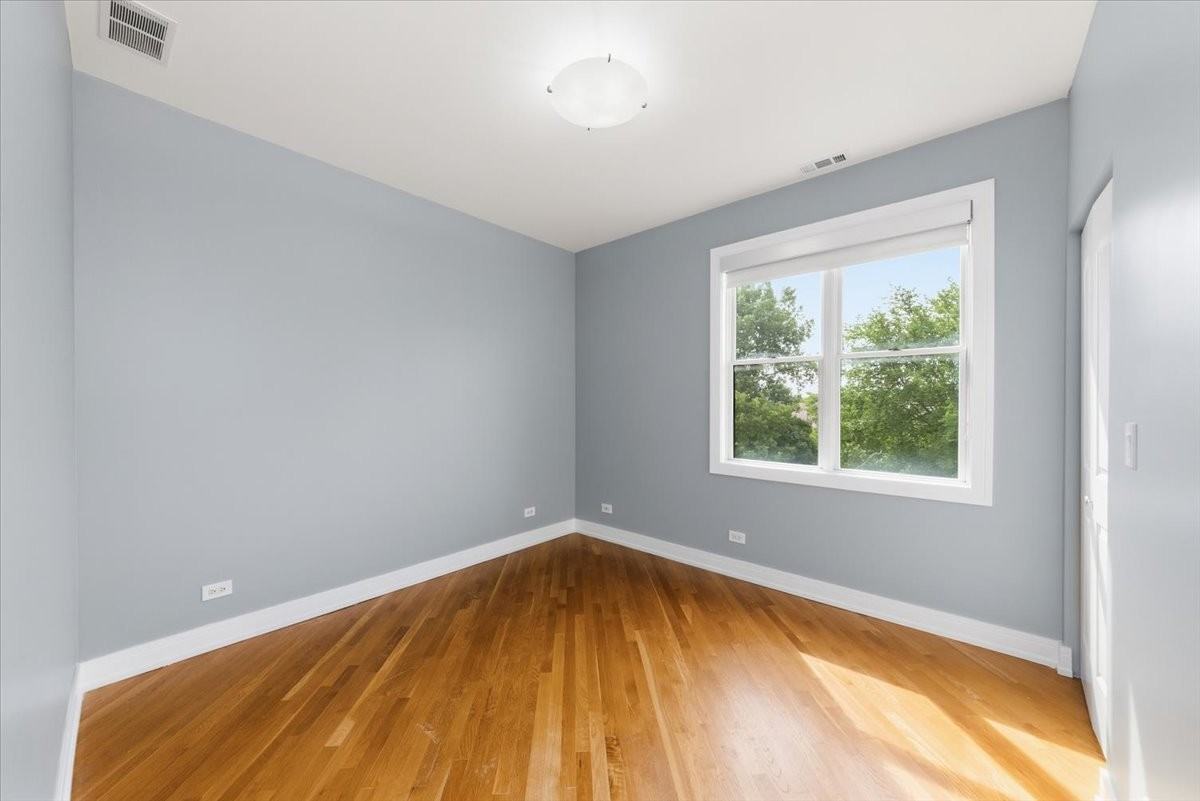 6531 S Kimbark Ave #4S - Photo 7 of 16