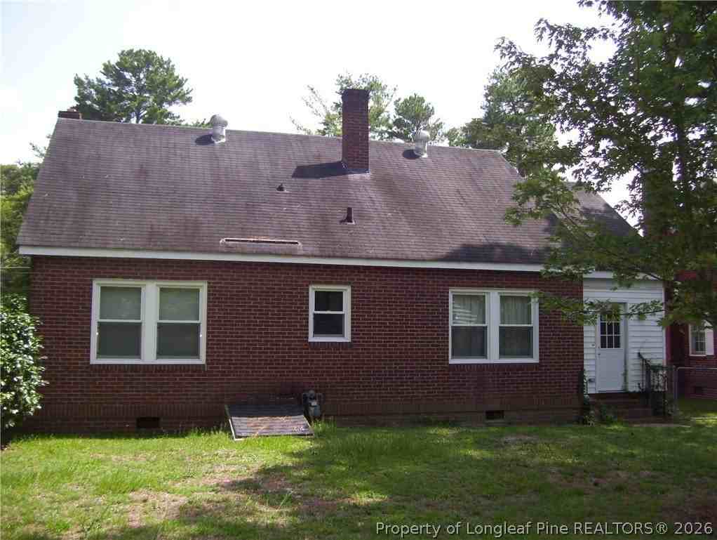 203 Sherman Dr - Photo 3 of 16