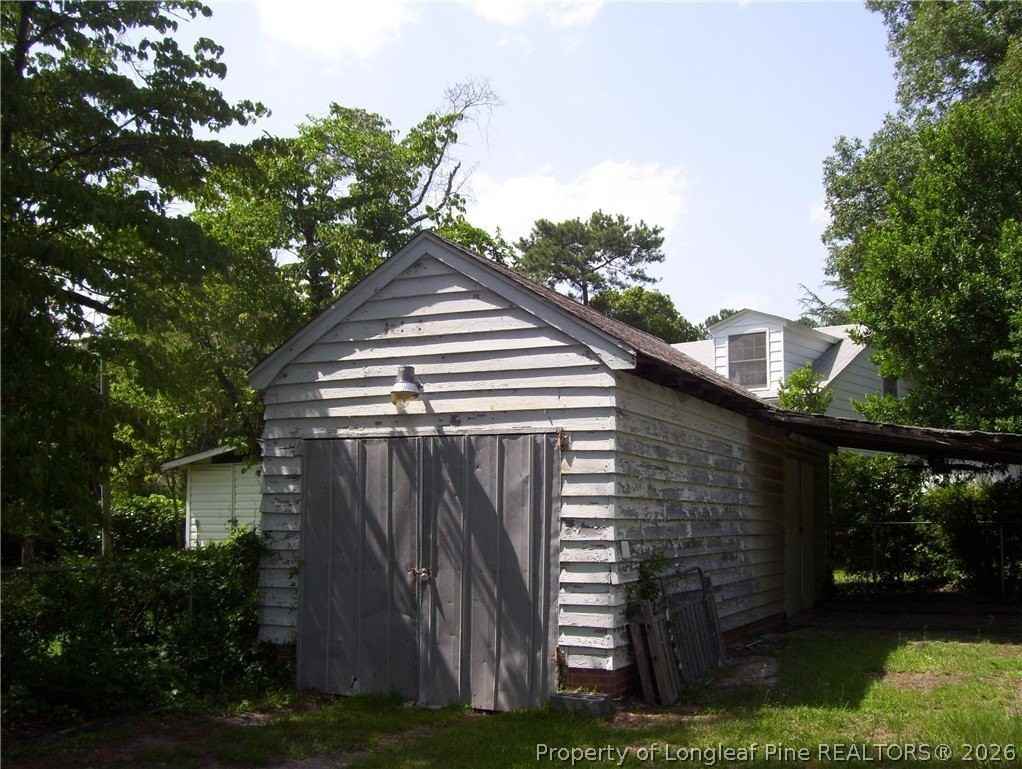 203 Sherman Dr - Photo 4 of 16