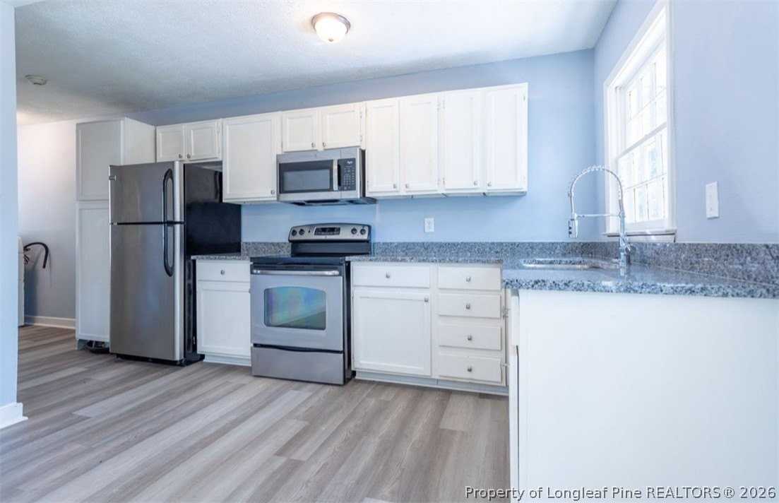 214 Circle Ct - Photo 4 of 16
