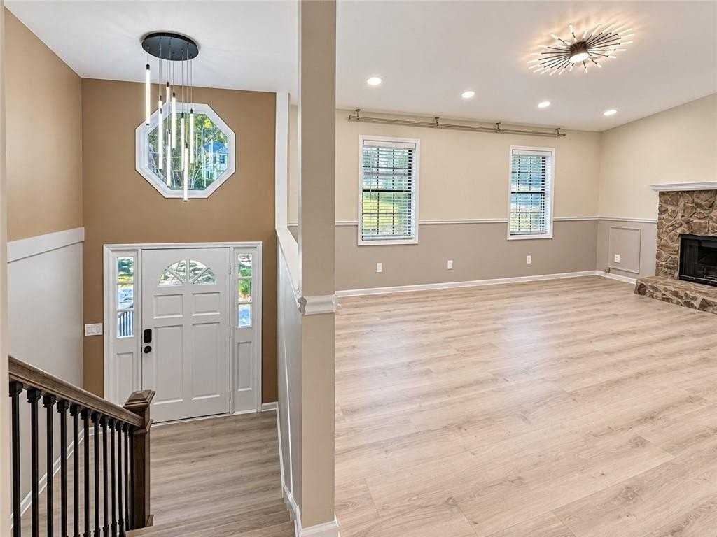 242 Muddy River Rd - Photo 2 of 25